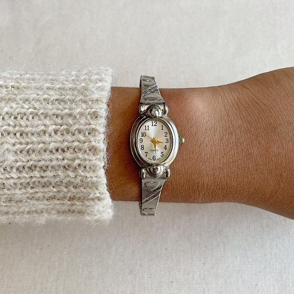 1990\'s Vintage Advance Women\'s Dress Watch main image 6